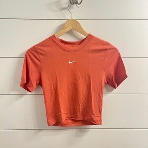Women's The Nike Tee Orange Cropped Slim Fit T-Shirt Lightweight Size: XS